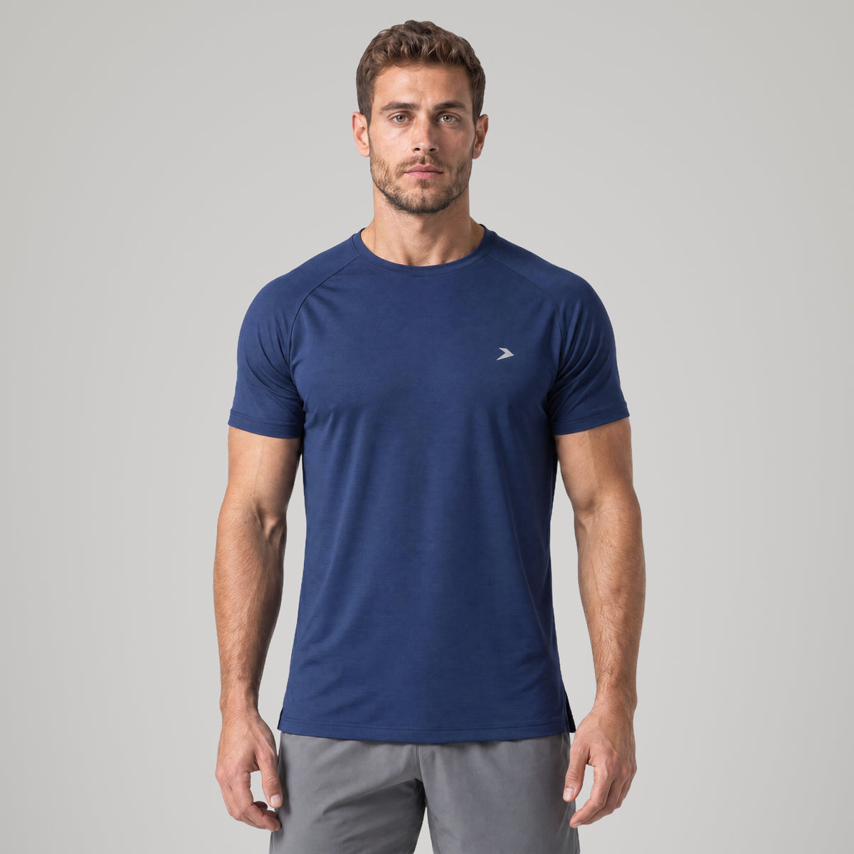 Performance Tee azul marino de Dropset, vista de frente